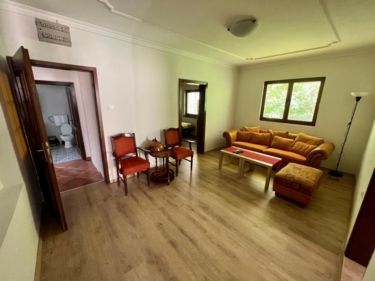 Home Base Apartments Скоп'є Екстер'єр фото